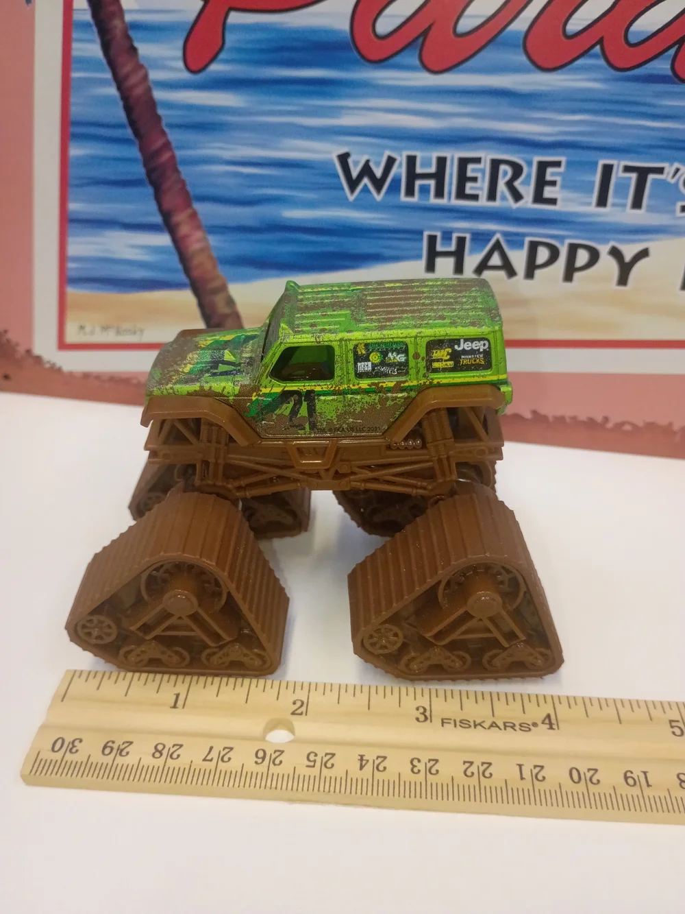 Hot Wheels Monster Truck Twisted Tredz Jeep Wrangler 1:64 Scale Diecast